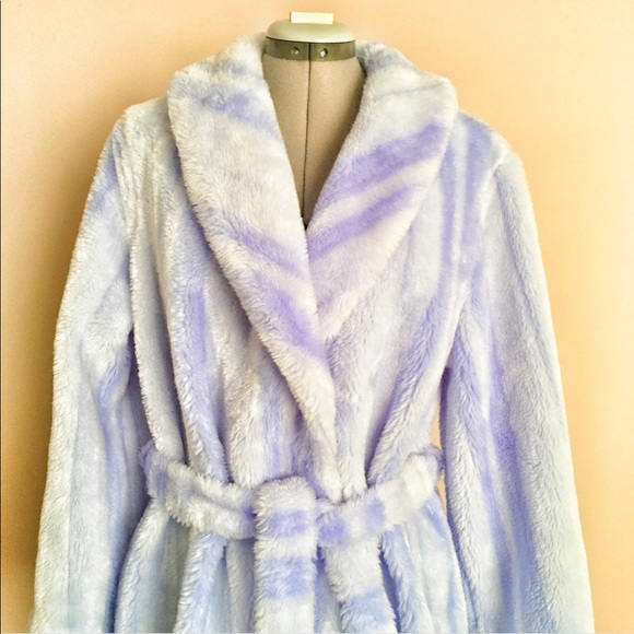❗️SOLD❗️Vintage Faux Fur Robe - Picture 5 of 5